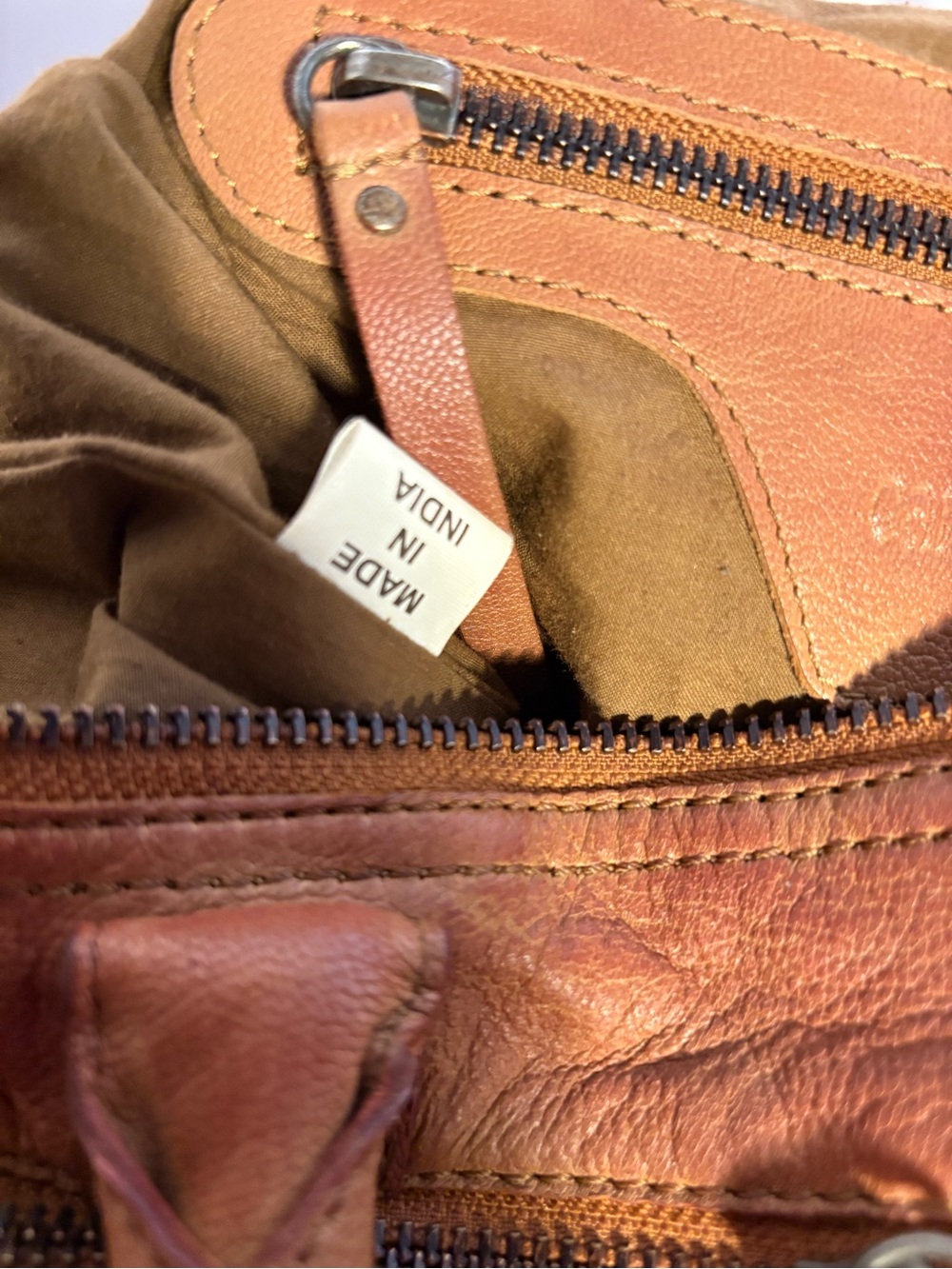 Everyday Leather Shoulder Bag in Tan - Picture 8 of 8